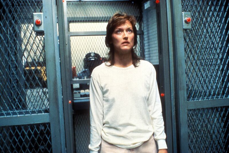 galleries/2014/11/20/mike-nichols-films-photos/141120-nichols-Silkwood_1983_esh0li