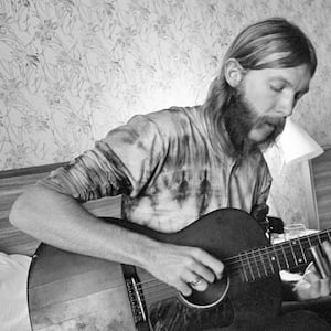 articles/2014/03/15/stacks-hitting-the-note-with-the-allman-brothers-band/140314-stacks-allman-tease_kqd1ko