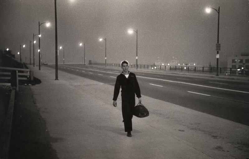 galleries/2014/06/27/garry-winogrand-retrospective-at-the-met-photos/garry-winogrand-ny-1950_qmpa1e