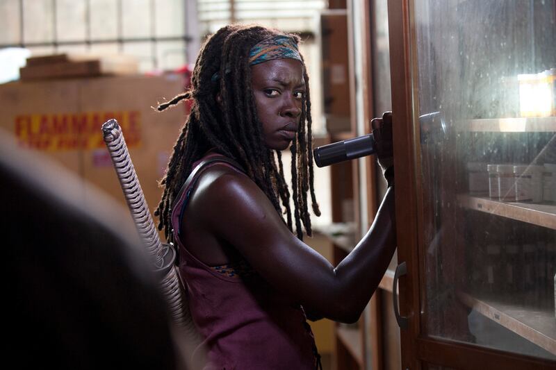 articles/2013/11/04/danai-gurira-who-plays-michonne-says-the-walking-dead-isn-t-racist/131103-danai-gurira-leon-tease_kzgckw