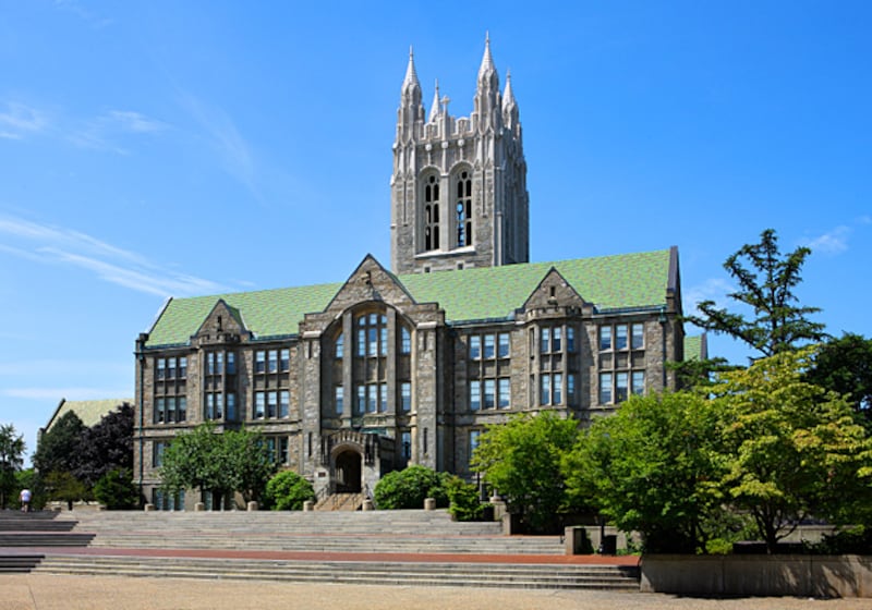 galleries/2010/04/11/the-100-happiest-colleges/campus-food---boston-college_prhq5k