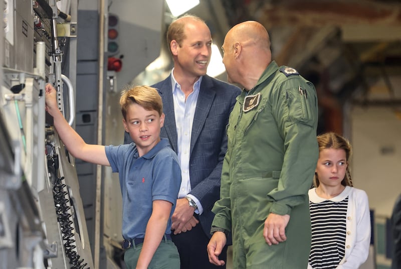 2023-07-14T140443Z_1834781232_RC2032AUI65P_RTRMADP_3_BRITAIN-ROYALS-WALES_mmqn4r