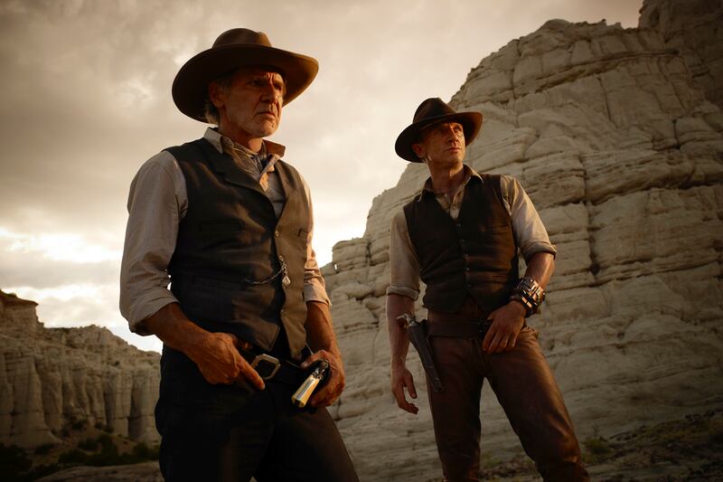 articles/2011/07/28/cowboys-aliens-daniel-craig-harrison-ford-steven-spielberg-s-big-risk/cowboys-aliens-lee_z8krfd