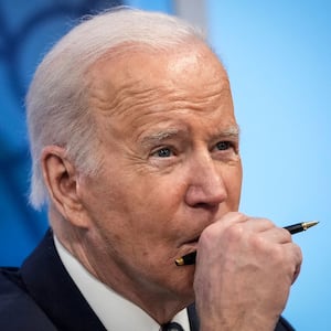 220317-biden-refugees-hero_ugmsbv