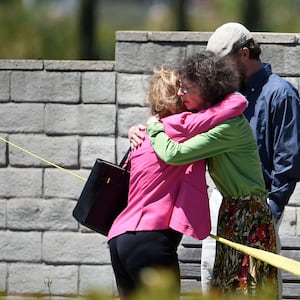 190427-synagogue-shooting-ca-hero_ruvnnp