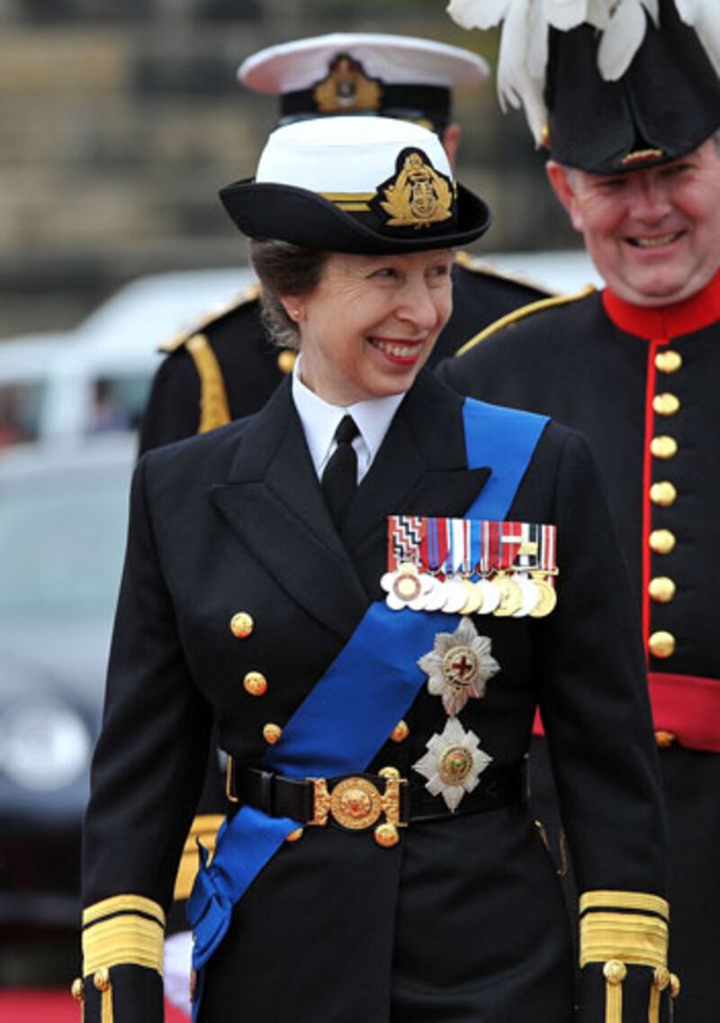 galleries/2012/06/03/queen-elizabeth-s-diamond-jubilee-kate-middleton-prince-william-and-more-photos/princess-anne-queen-jubilee-celebration_qrlswe