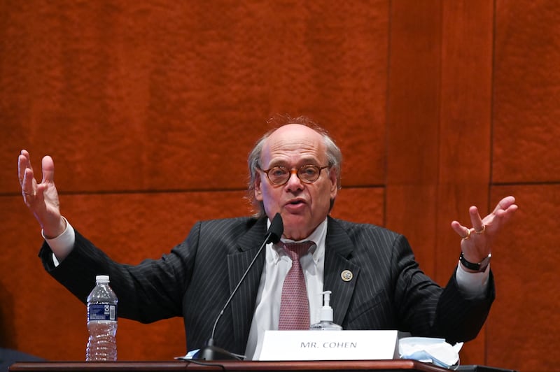 Steve Cohen speaks with his hands raised in Congress.