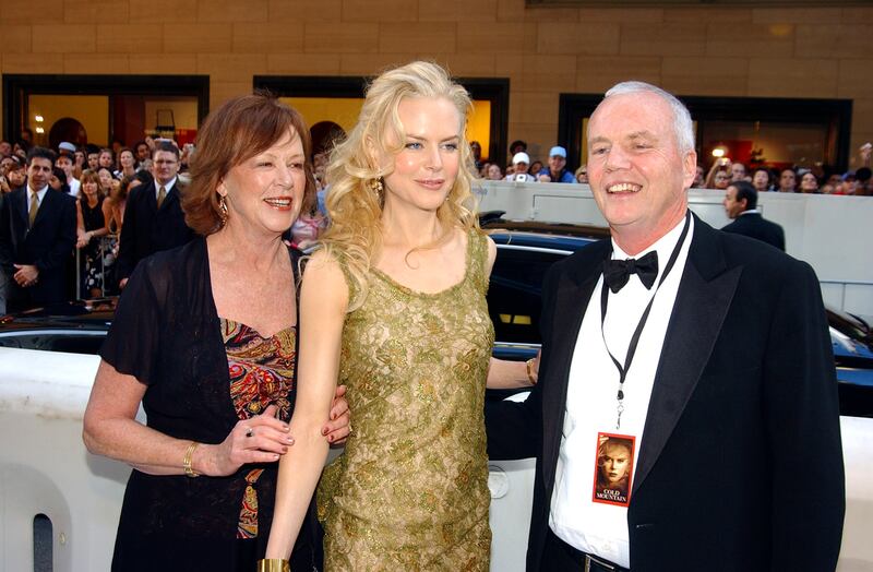 (L-R) Janelle Kidman, Nicole Kidman and her father Antony Kidman at the Australian premiere of the film Cold Mountain in 2003.