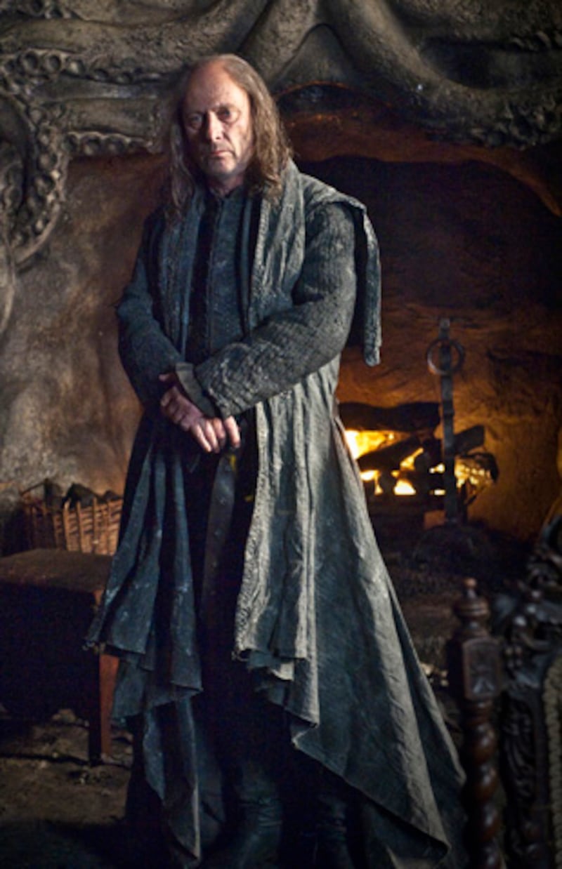 galleries/2012/03/28/game-of-thrones-who-s-who-in-season-2-photos/game-of-thrones-12_vvkfl6