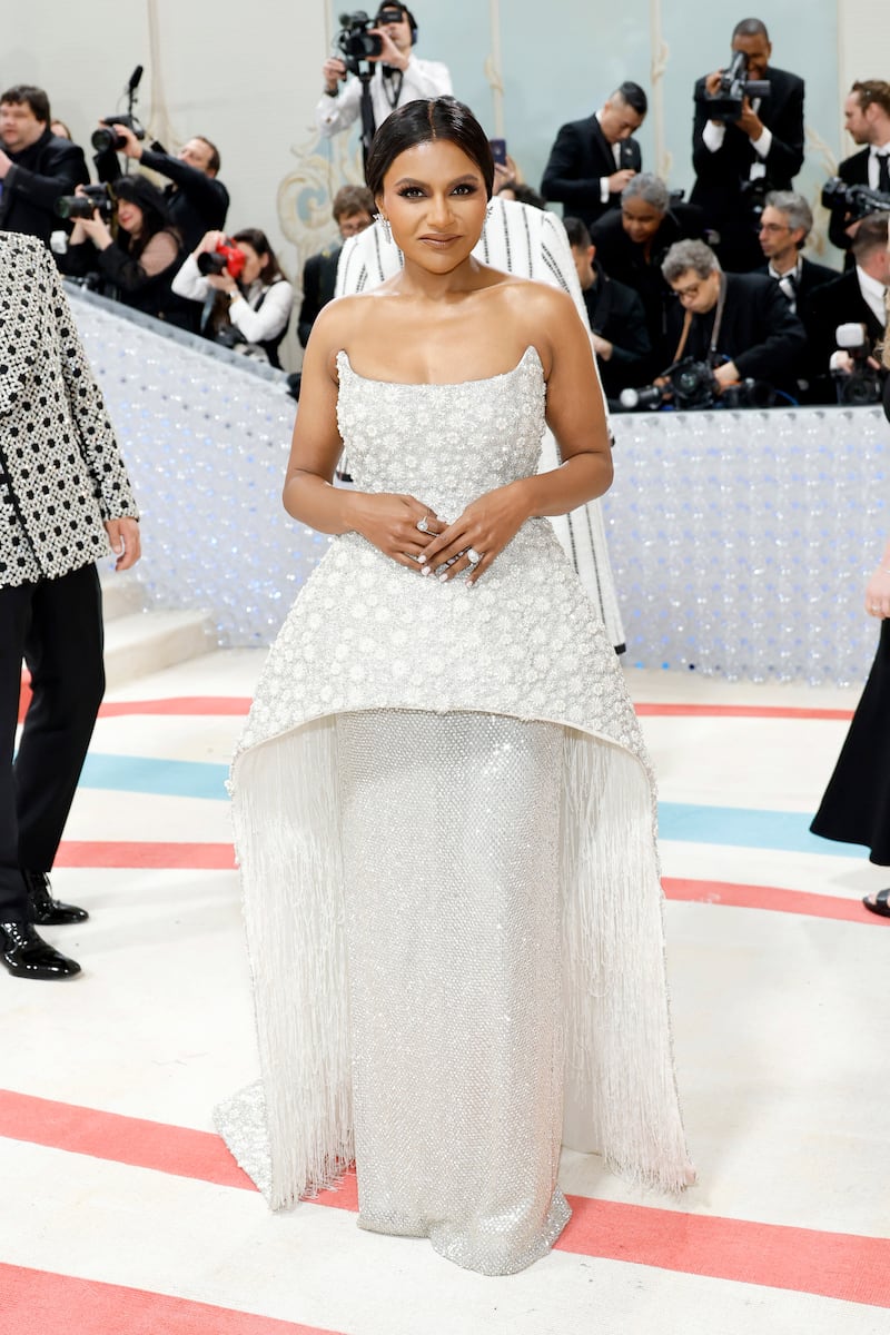 230501-met-gala-mindy-kaling_chwzxp