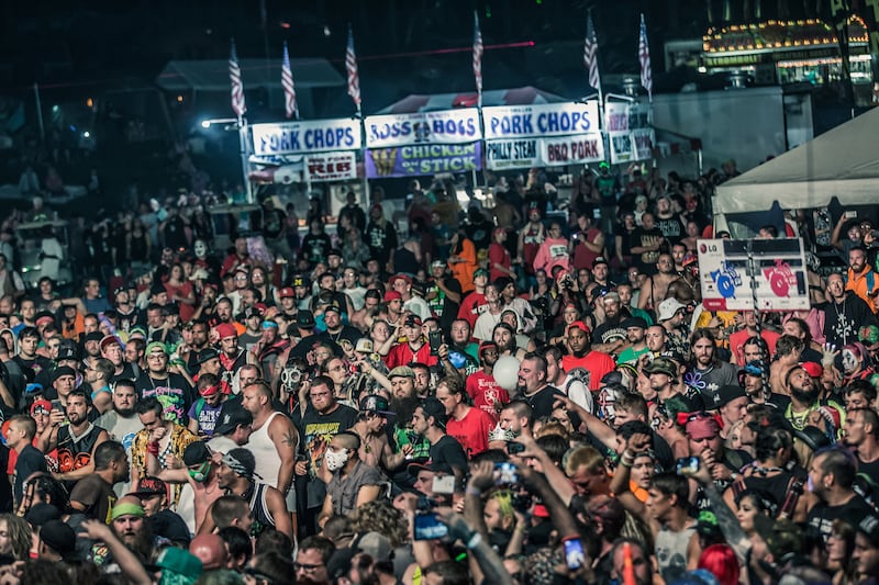 articles/2015/07/27/the-gathering-of-the-juggalos-civil-chaos-get-ready-for-the-clown-march-on-washington/150726-miller-juggalos-embed1_ioxpct