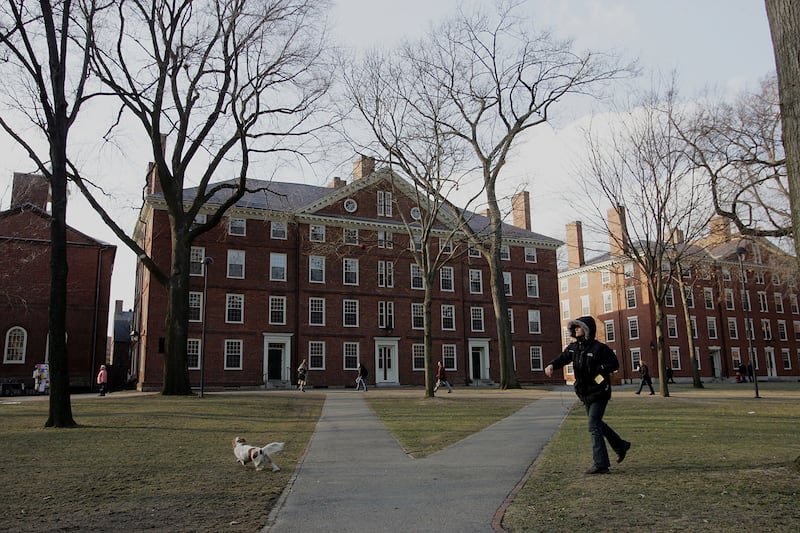 galleries/2012/06/18/america-s-25-most-crime-rattled-colleges-from-yale-to-duke-photos/crime-rattled-campuses-harvard_brfsda