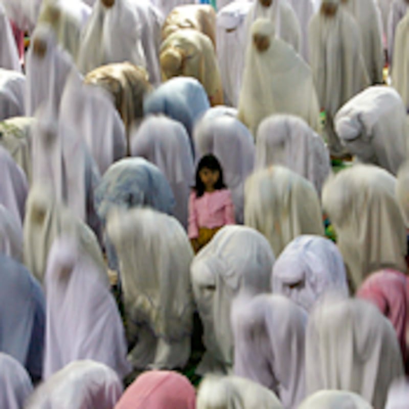 articles/2010/02/27/let-these-women-pray/nomani-gender-mosque_83814_couamo