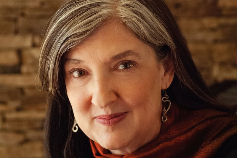 articles/2012/12/05/barbara-kingsolver-how-i-write/kingsolver-how-i-write-charney-tease_du1fpg