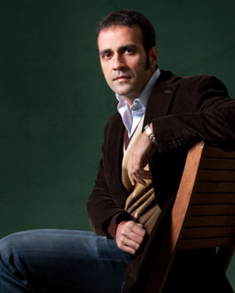 articles/2011/09/28/noon-by-aatish-taseer-review/aatish-taseer-noon-book-antrim-embed1_tlvnqg