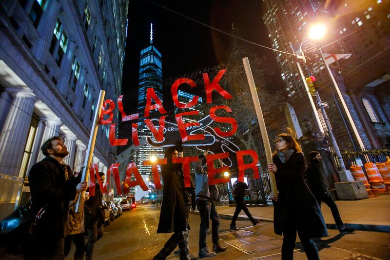 galleries/2014/12/05/day-2-scenes-from-the-eric-garner-protests-photos/141205-garner-03_adbiyh