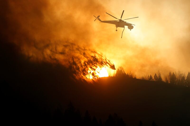 galleries/2013/08/18/wildfires-rage-in-idaho-photos/130818-idaho-fire-tease_k76xkh