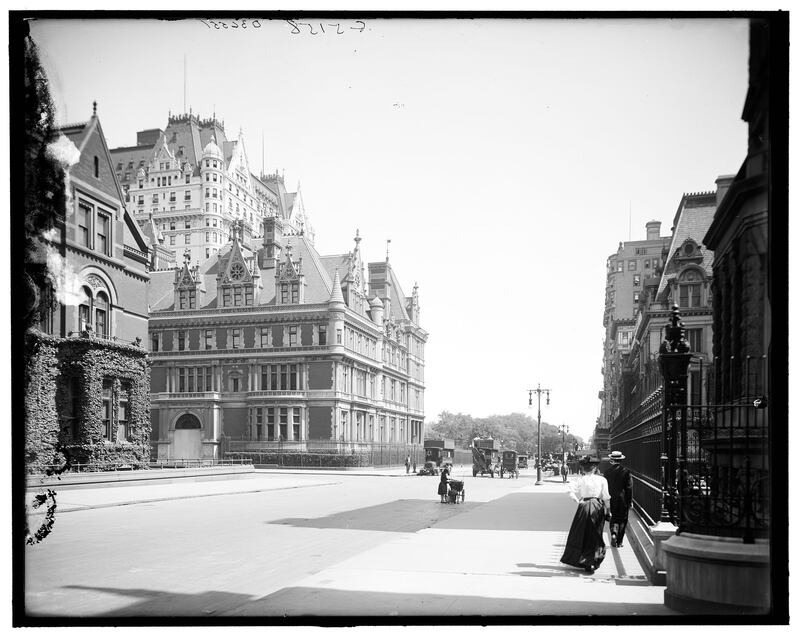 180617-mcnearney-cornelius-vanderbilt-ii-mansion-embed-3_bnhtex