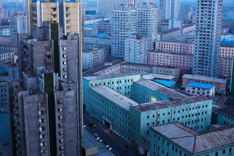 galleries/2011/12/20/life-inside-north-korea-photos/life-in-north-korea-buildings-uniform_yqkbus