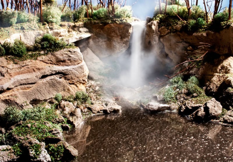 galleries/2010/02/09/matthew-albanese-s-strange-worlds/matthew-albernese---salt-waterfall_znddsm