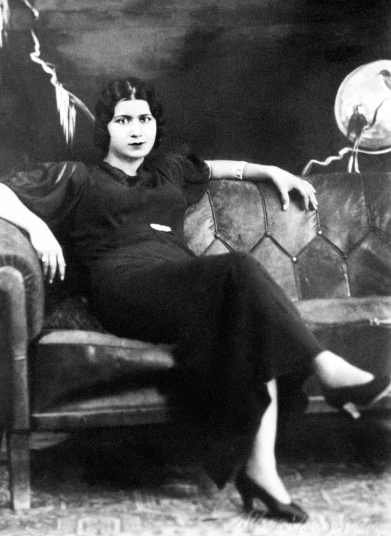 galleries/2013/03/08/15-amazing-women-in-history-you-ve-never-heard-of-photos/amazing-women-kulthum_om0zfz