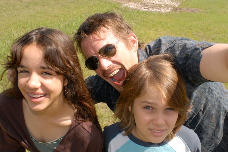 articles/2014/07/10/the-making-of-boyhood-richard-linklater-s-12-year-journey-to-create-an-american-masterpiece/140709-boyhood-stern-embed2_rcz6m8