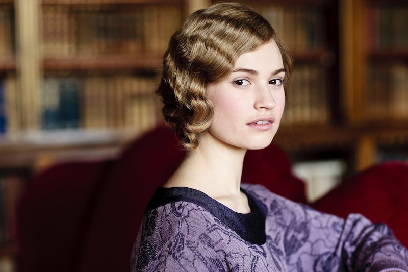 articles/2015/01/29/poor-edith-poor-us-how-should-downton-end/150129-teeman-downton2a-tease_f2eyyf