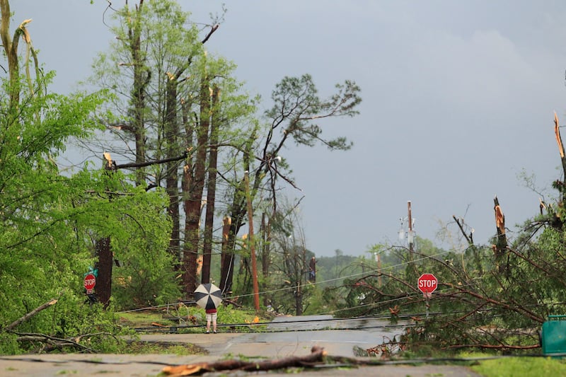 galleries/2014/04/29/the-path-of-destruction-tornadoes-left-in-the-south-photos/140429-tornado-3_rc0odu