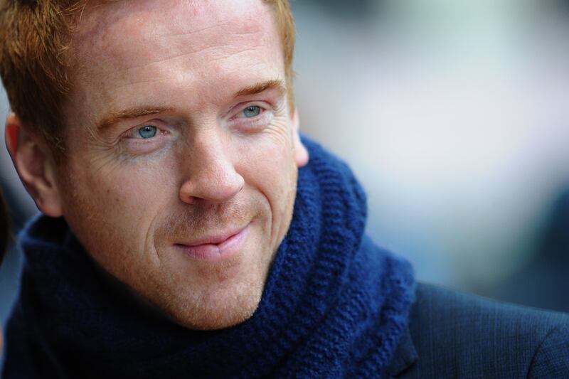 articles/2013/10/14/damian-lewis-spills-on-homeland-s-shocking-plot-twist-and-brody-s-return/131013-romano-lewis-tease_tnw1au