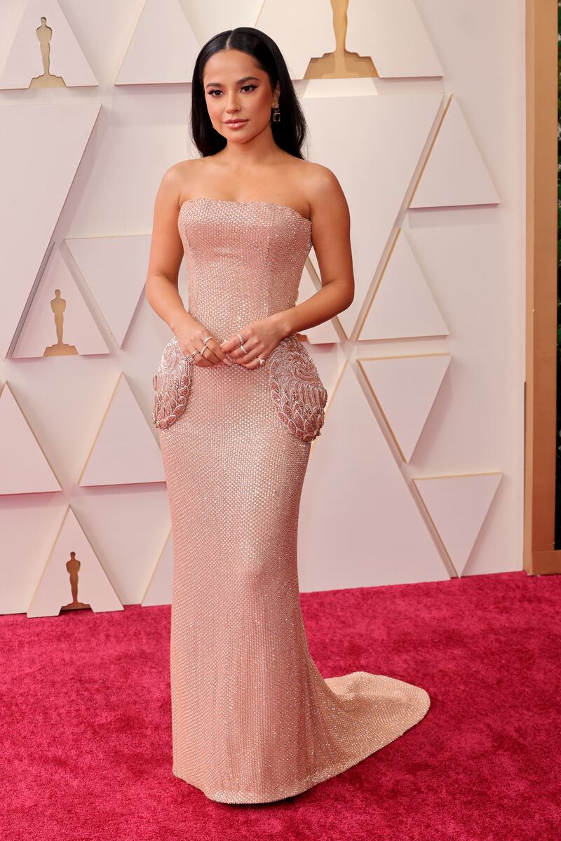 220327-oscars-red-carpet-becky-g_vkbhyu