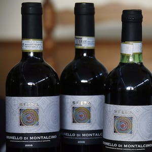 articles/2014/06/01/chateau-scam-2014-italy-s-weird-world-of-wine-fraud/140531-wine-fraud-tease_ltn6ea