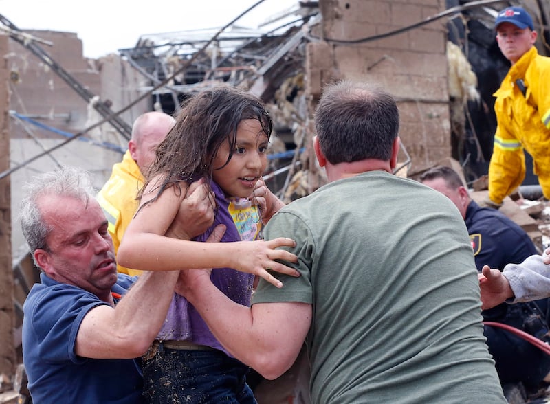 galleries/2013/05/20/photos-of-moore-oklahoma-after-the-tornadoes/130520-tornado-moore5_oaaa6p