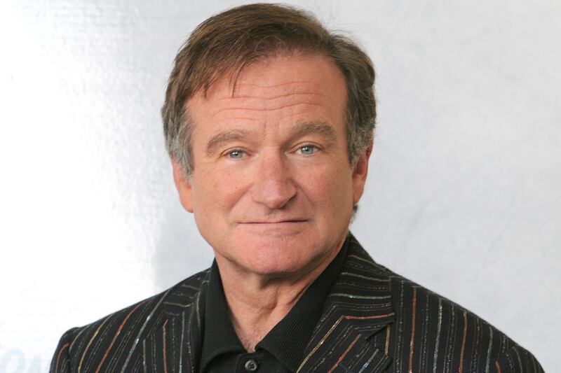 galleries/2014/08/11/robin-williams-dead-at-63-his-life-in-photos/140811-rw-intro-slide_z5rqcc