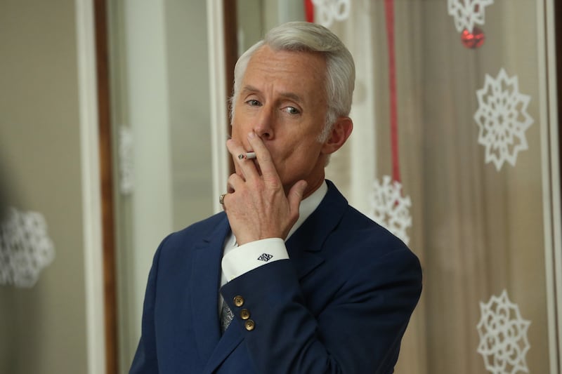 articles/2014/05/26/john-slattery-on-the-mad-men-midseason-finale-roger-sterling-s-power-move-and-god-s-pocket/130726-stern-slattery-tease_hkzayh