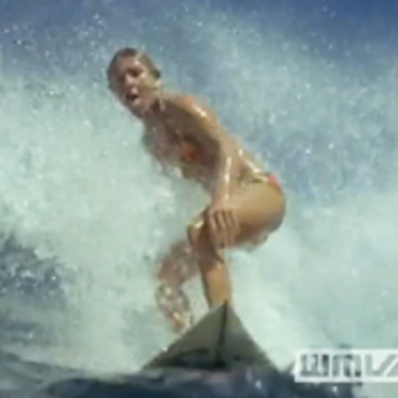 articles/2010/09/23/surf-star-laird-hamiltons-favorite-surfing-movies/hamilton-surf-films_128613_sxcfuk