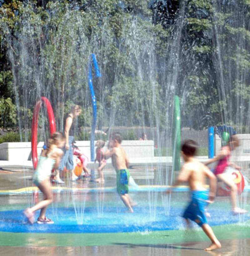 galleries/2010/07/30/most-dangerous-amusement-park-rides/dangerous-kids-rides---wet-play_eldv0q