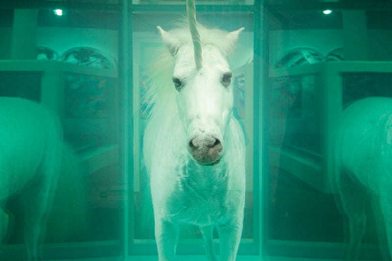 articles/2011/06/05/damien-hirst-one-of-today-s-10-most-important-artists/damien-hirst-tease_ngancy