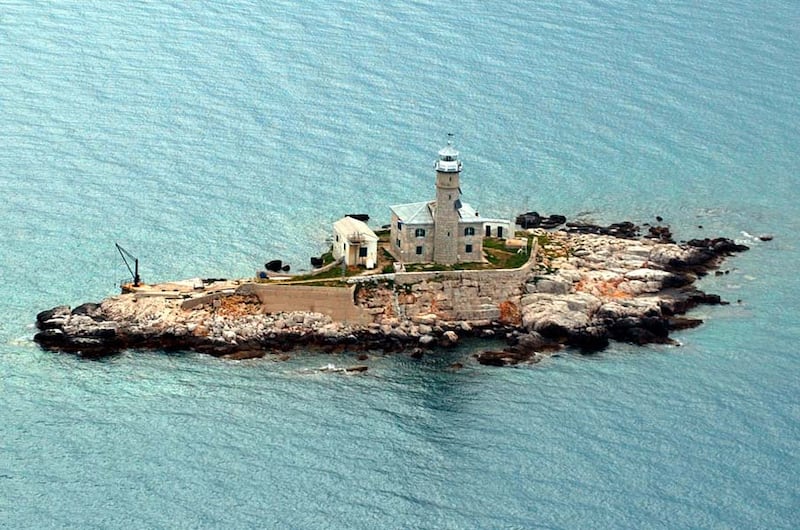 galleries/2012/05/12/the-world-s-best-lighthouses/st-ivan-croatia-lighthouse_e0mf9s