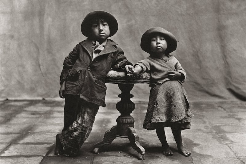 galleries/2017/04/18/irving-penn-centennial/170417-Cuzco-Children-tease_mg5fv4