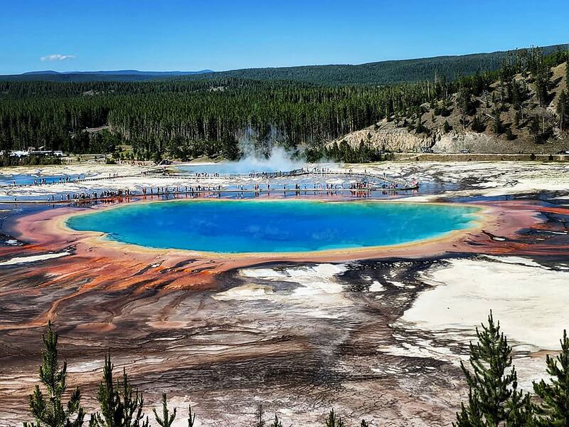 181202-withrow-national-parks-road-trip-04-Withrow-Brandon-Grand-Prismatic-Spring-Yellowstone_yx3vf6