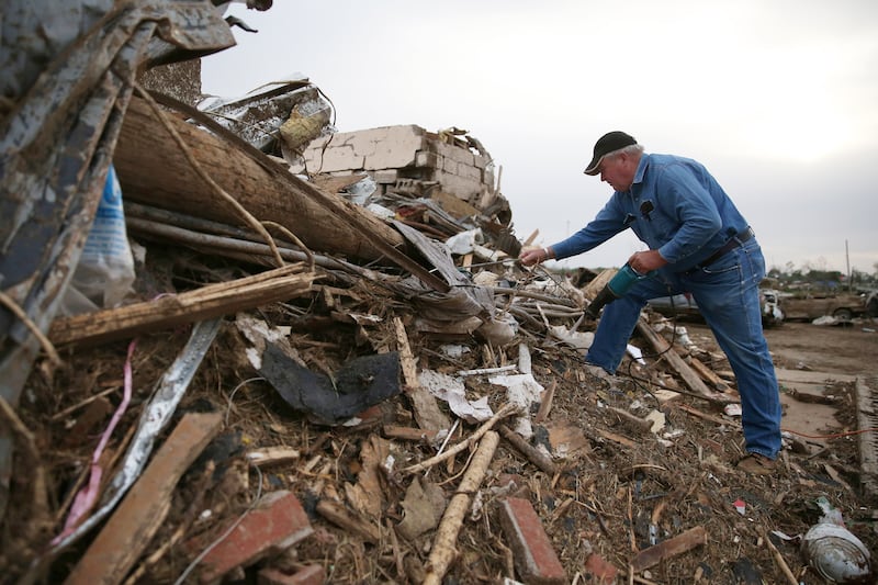 galleries/2014/04/29/the-path-of-destruction-tornadoes-left-in-the-south-photos/140429-tornado-2_ax38xo