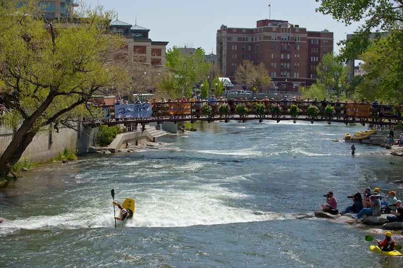 galleries/2011/10/31/america-s-30-brokest-cities-photos/brokest-cities-15-reno-nv_dqefy8