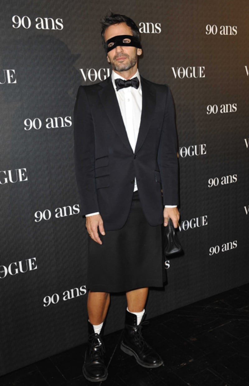 galleries/2010/10/01/french-vogue-s-masked-ball/vogue-masquerade---jacobs_s6cq4s