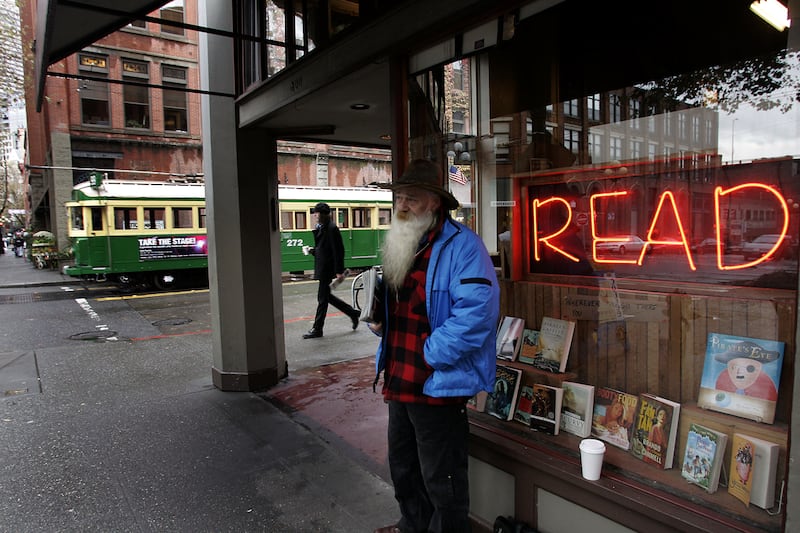 galleries/2011/10/13/america-s-greatest-independent-bookstores-photos/independent-bookstores-elliott-bay_lmvpdm