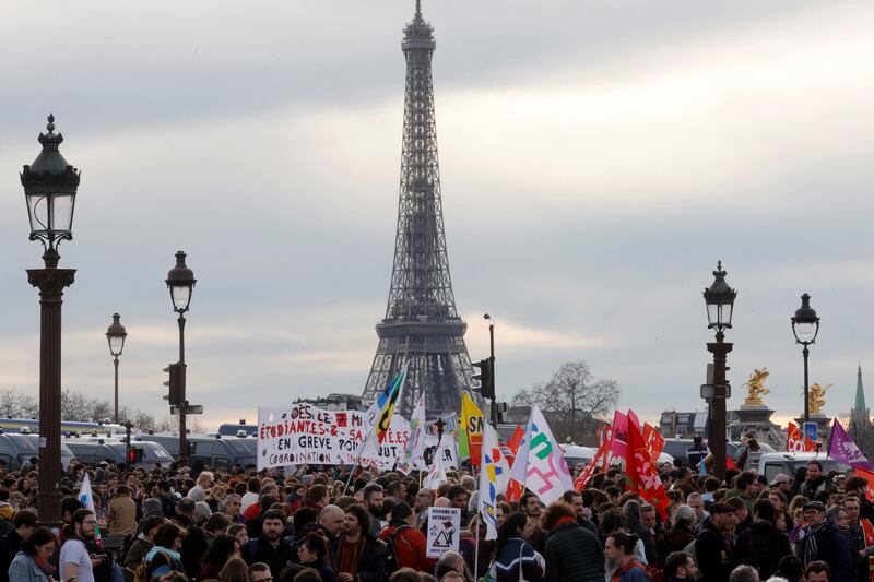 2023-03-16T162225Z_1743139383_RC24VZ96J6IV_RTRMADP_3_FRANCE-PENSIONS-PARLIAMENT_brx2o5