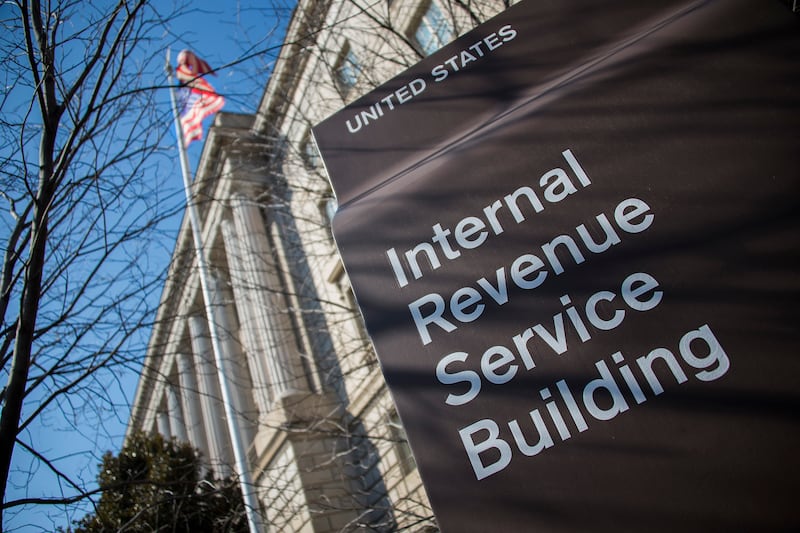 articles/2014/04/15/here-s-where-your-tax-dollars-go/140415-irs-cnbc-tease_fsnusw