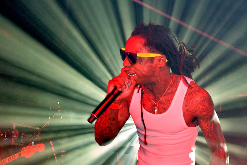 articles/2013/03/16/rapper-lil-wayne-hospitalized-for-seizures-for-second-time-this-week/130315-lil-wayne-breaking-tease_dkqzpz