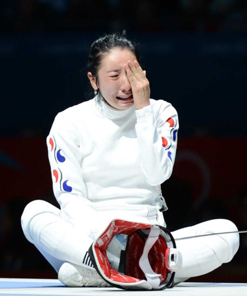 galleries/2012/08/06/mckayla-maroney-more-london-olympics-faces-of-defeat-photos/olympic-defeat-17_hkfgb1