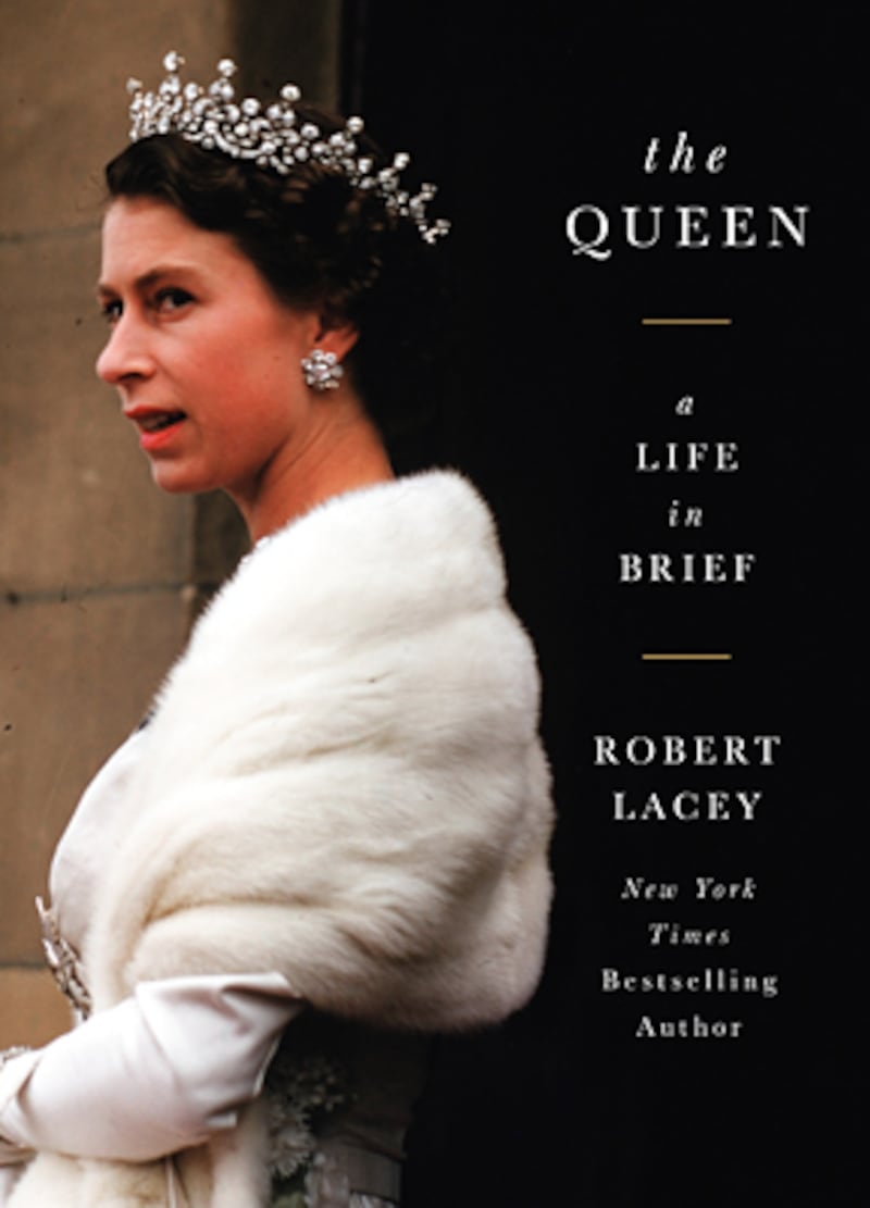 articles/2012/05/09/juiciest-bits-from-the-queen/the-queen-robert-lacey-cover_onxuoy