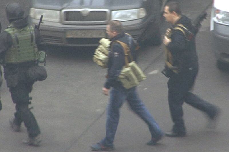 articles/2014/03/30/exclusive-photographs-expose-russian-trained-killers-in-kiev/140329-dailybeast6-tease_htz4ej